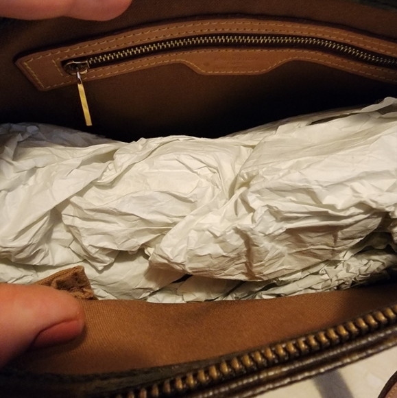 Louis Vuitton Authentic - Picture 4 of 12